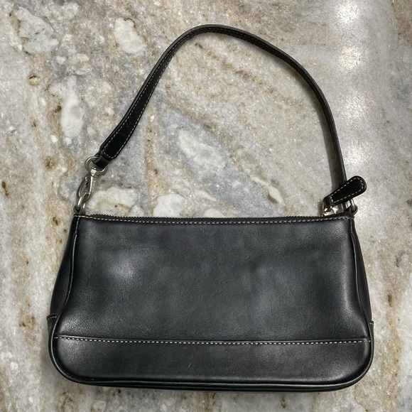 Coach Leather Baguette Bag Purse Y2K - Picture 12 of 13